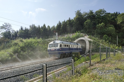 湖南蒙華鐵路項(xiàng)目順利完成動(dòng)態(tài)驗(yàn)收.jpg